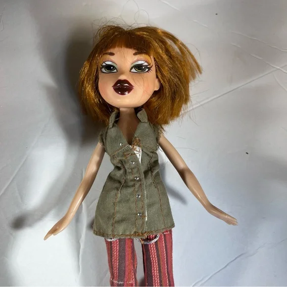 Bratz Dolls Lot of 4 with Extra Clothes and Accessories Y2K Fashion Dolls - Picture 3 of 7